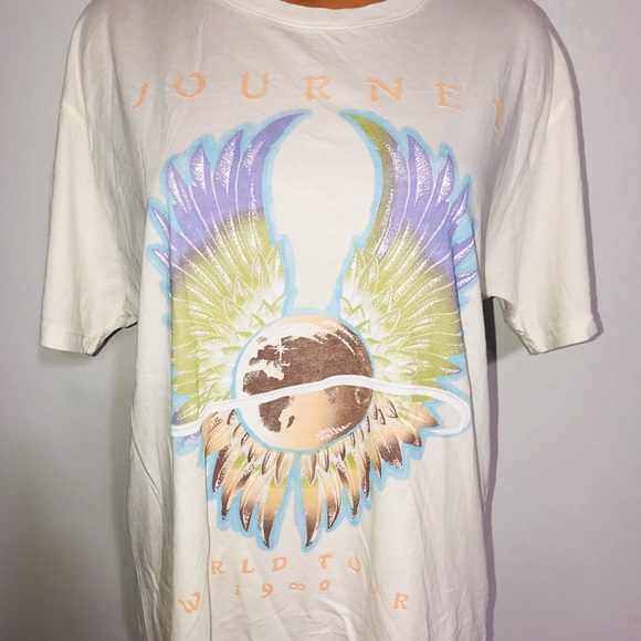 Daydreamer Journey World Tour Graphic Tee - Picture 7 of 9